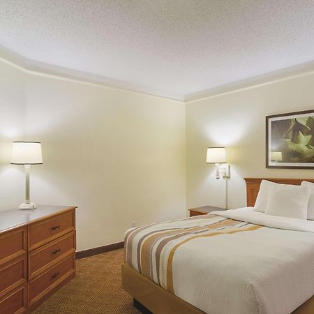 La Quinta Inn By Wyndham Denver Cherry Creek Екстер'єр фото