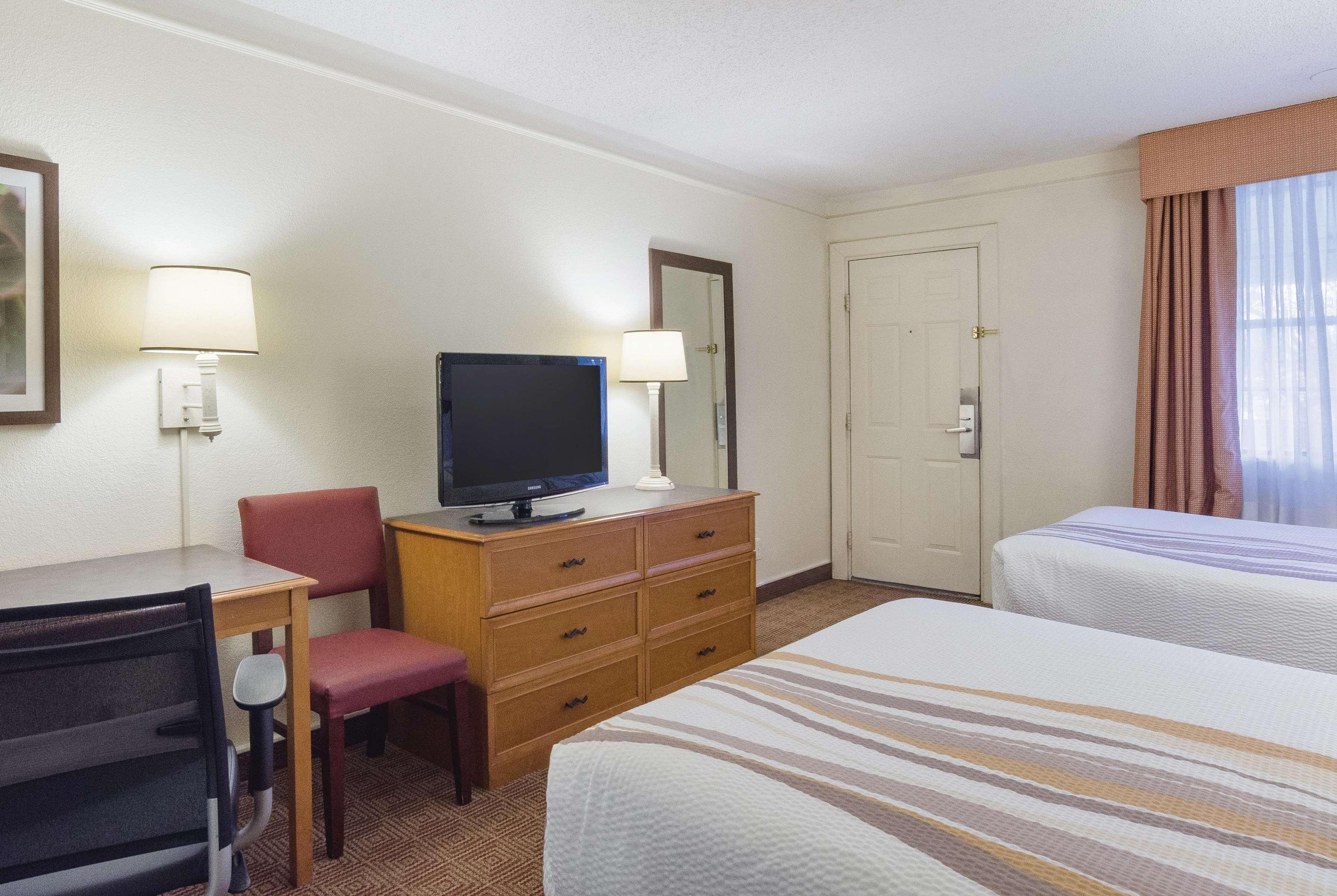 La Quinta Inn By Wyndham Denver Cherry Creek Екстер'єр фото