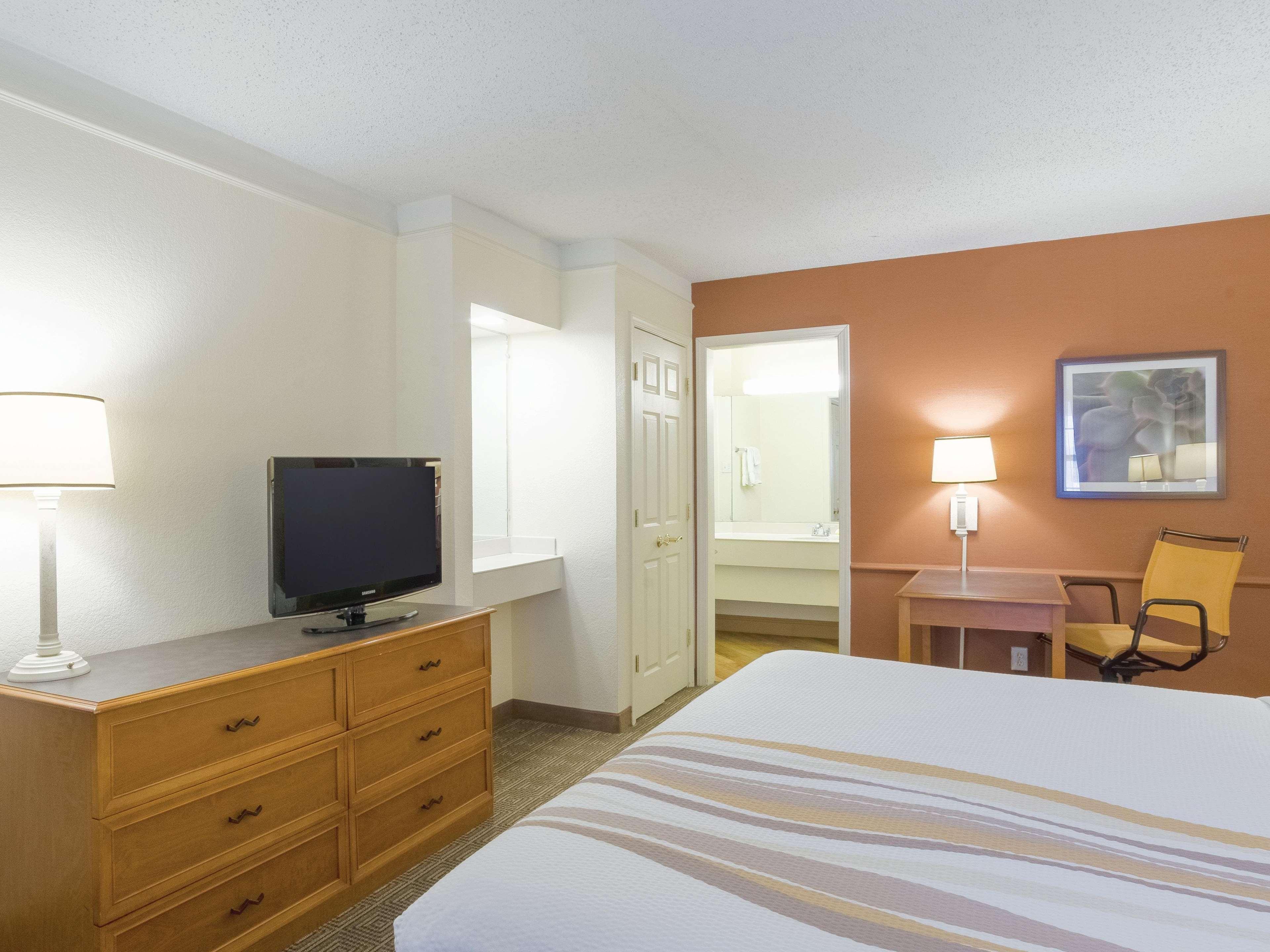 La Quinta Inn By Wyndham Denver Cherry Creek Екстер'єр фото